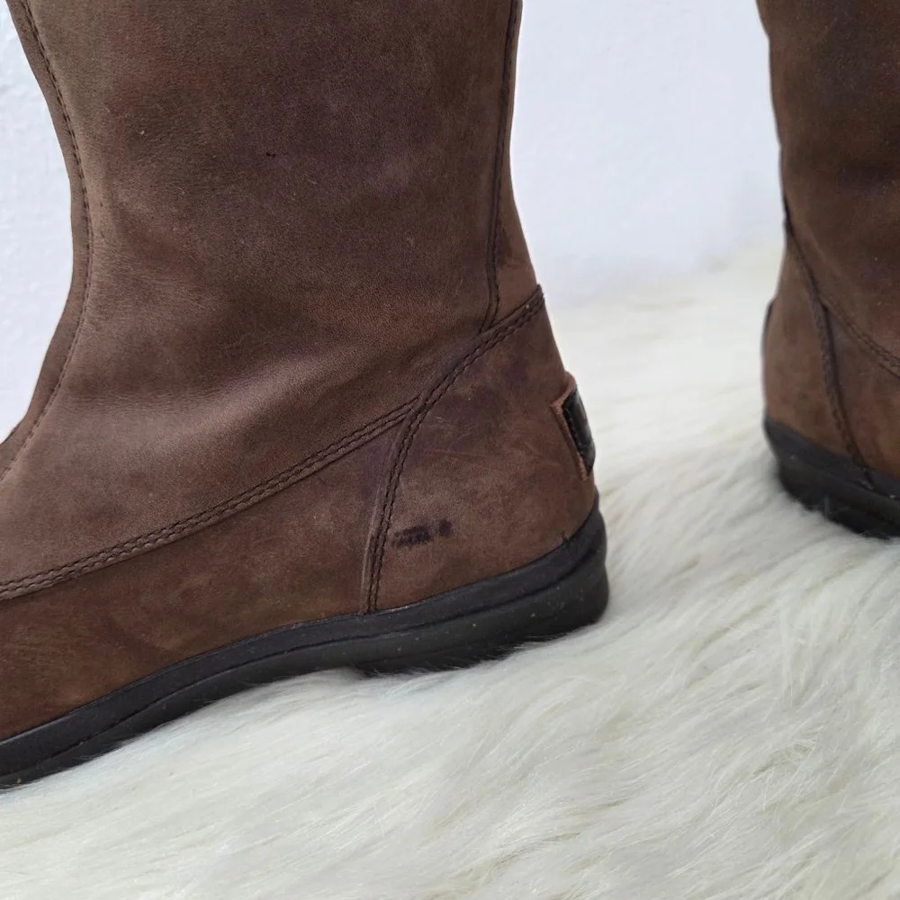 UGG Arquette front zip leather duck boot dark brown nubuck winter shearling sz 7